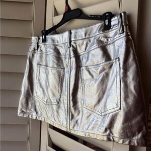 Gianni Bini Shimmering Silver Mini Skirt. Been worn once.